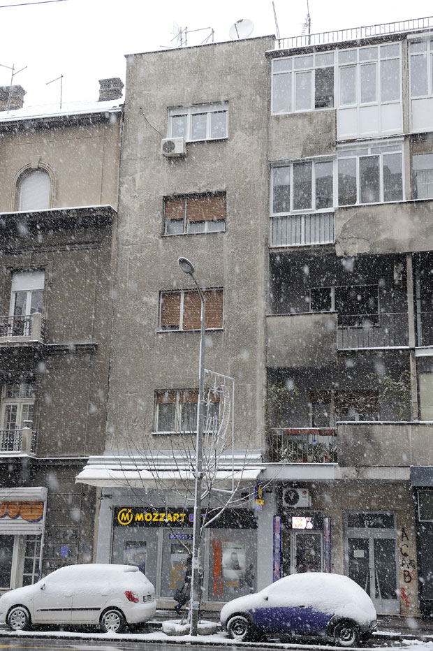 “ГДЕ СИ, БРЕ, ЕМОТИВАЦ!”: Комшије у жалости због смрти Марка Николића